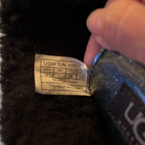 UGG Snow Boots - Picture 6 of 6